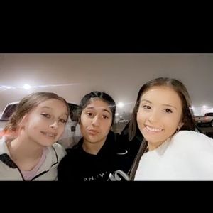 Meet your Posher, Addison